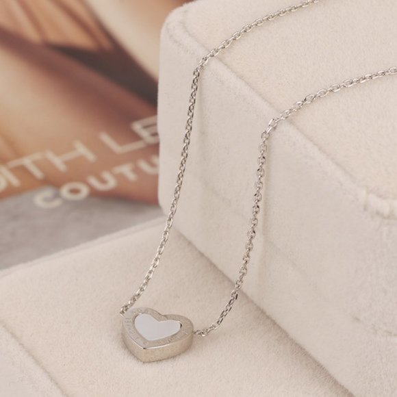 Michael Kors Shell Love Logo Short Necklace - Picture 7 of 7